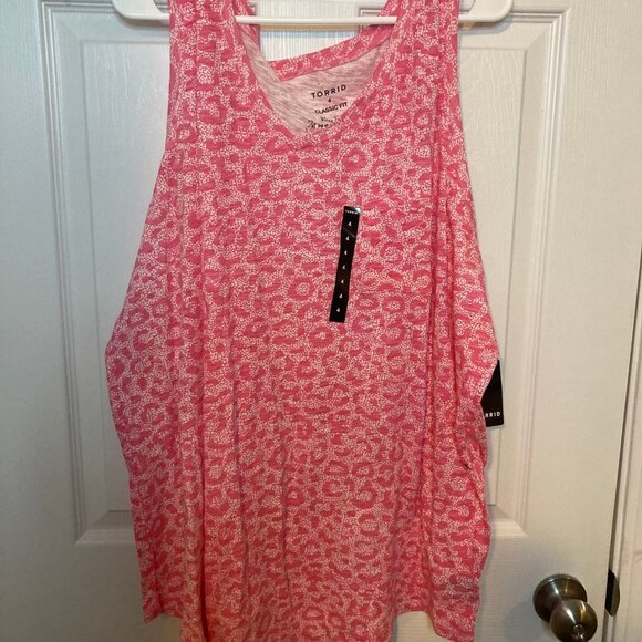 Torrid Classic Fit Pink Leopard Tank - Picture 1 of 5